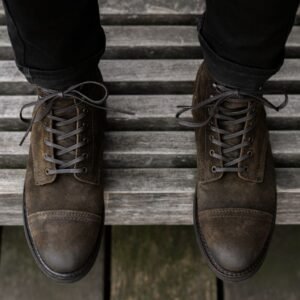 captain | dark olive suede